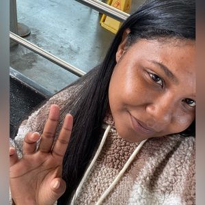 Meet your Posher, Emely